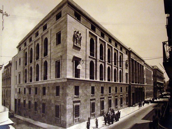 2)	Banco di Napoli, via Toledo, inaugurazione della sede, 1939