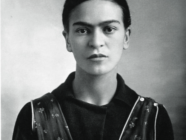 Guillermo Kahlo, Ritratto di Frida Kahlo dopo la morte della madre. Messico, 16/10/1932. Stampa alla gelatina d’argento, vintage 