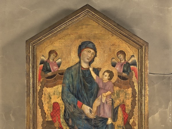 Cimabue, Madonna in trono con il Bambino e due angeli. Fine XIII secolo, olio su tavola