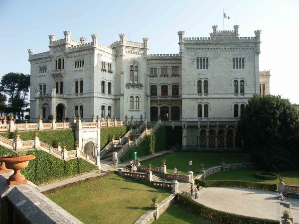 Castello di Miramare | Photo by Žiga, on Wikimedia Commons, https://commons.wikimedia.org/wiki/User:%C5%BDiga