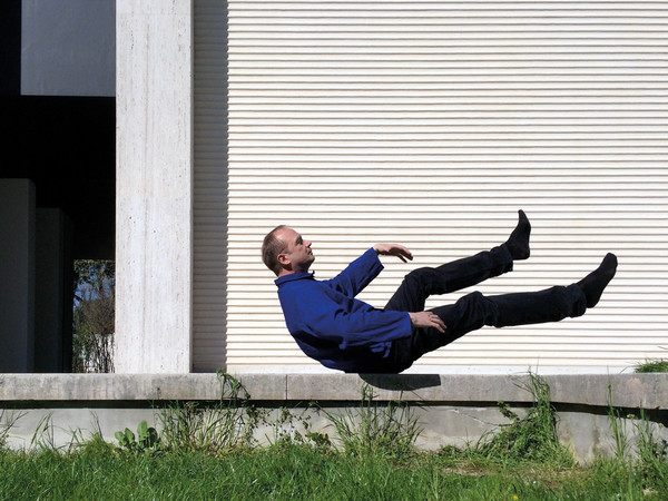 Heimo Zobernigdavanti al Padiglione Austriaco, Giardini della Biennale, Venezia, 2015. photo: Archiv HZ