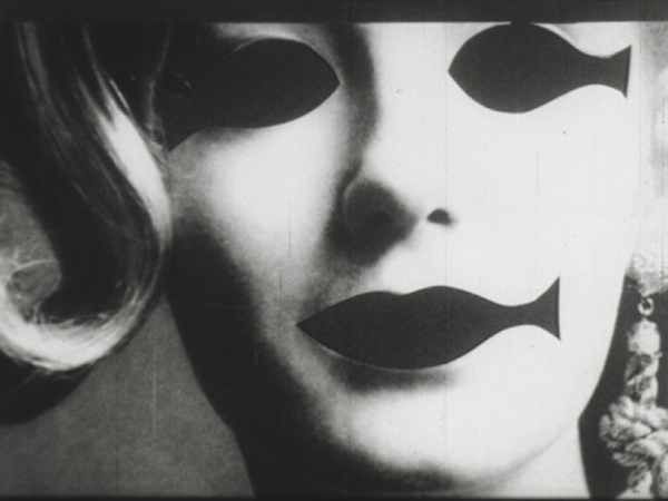 Stan VanDerBeek, <em>Skullduggery</em>, 1960, 16 mm, Transferred to digital support, b/w, sound, 5’