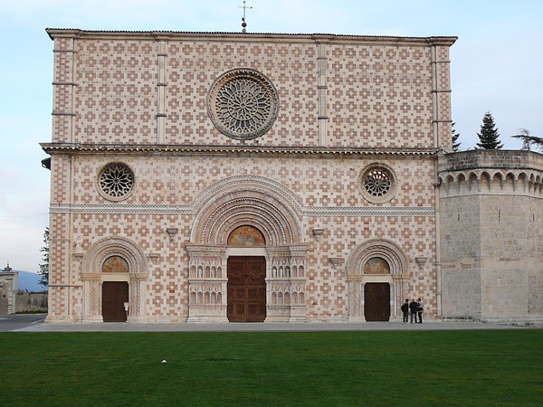 L'Aquila, Basilica di Santa Maria di Collemaggio