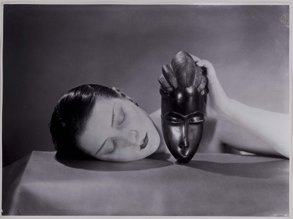 Man Ray, <em>Noire et blanche</em>, 1926, fotografia / photograph new print, 1980 © Man Ray Trust by SIAE 2018