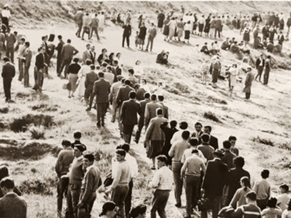 Mario Giacomelli, Primo Maggio al Fiume Misa, 1960