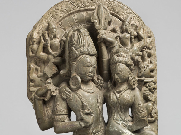 Śiva e Pārvatī abbracciati, Uttar Pradesh, Almora, IX secolo d.C., Scisto verde, 44 cm