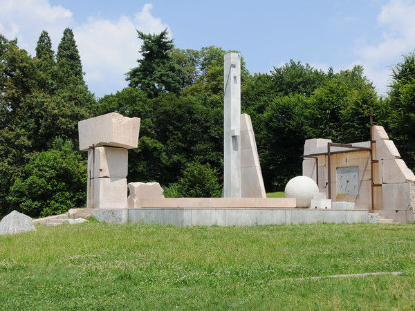 Giò Pomodoro,<em> I 4 punti cardinali</em>, Taino (VA)