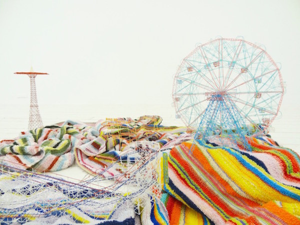 Takahiro Iwasaki, Out of disorder (Coney Island), 2012, teli da mare