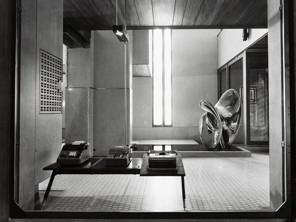 Carlo Scarpa, Negozio Olivetti Venezia I Ph. Paolo Monti, 1959