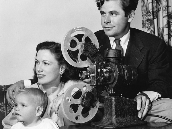 <em>Home movies,</em> Peter Ford insieme ai genitori nel 1945 | Courtesy of Summer Jamboree 2019<br />