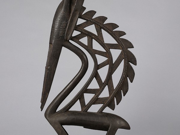 Cimiero maschio Ci Wara, Probabilmente prima metà del XX secolo, Artista non riconosciuto Bamana, Regione Ségou, Mali, Legno, 106 x 38 x10 cm | Foto: © manusardi.it