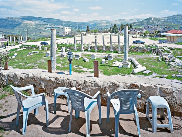 Alfred Seiland, Foro romano e Basilica di Sebastia, Samaria, Palestina, 2009