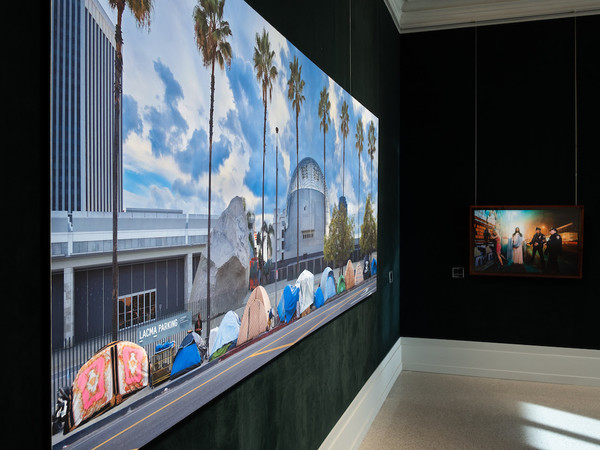 <em>David LaChapelle per Giacomo Ceruti. Nomad in a Beautiful Land</em><span>, </span><br /><span>installation view. Pinacoteca Tosio Martinengo, Brescia, 2023 I Ph. Alberto Mancini</span><br />