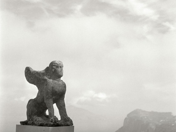 Sfinge greca a Villa San Michele - Herbert List, Maurizio Galimberti - Capri 1932 