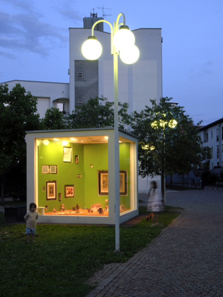 Alberto Garutti, Piccolo museion, cm 320x440x440, Quartiere Don Bosco, Bolzano 2001-2003