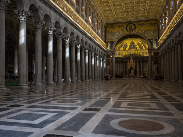 Navata della Basilica di San Paolo fuori le Mura a Roma, Immagine tratta dal film 