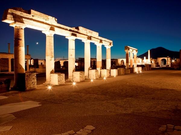 Parco Archeologico di Pompei, notturna