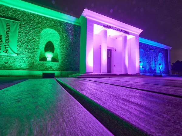 <span>Illuminazione della facciata dell'Antiquarium di Pompei per </span><em>Accendiamo le luci sulle malattie rare</em>