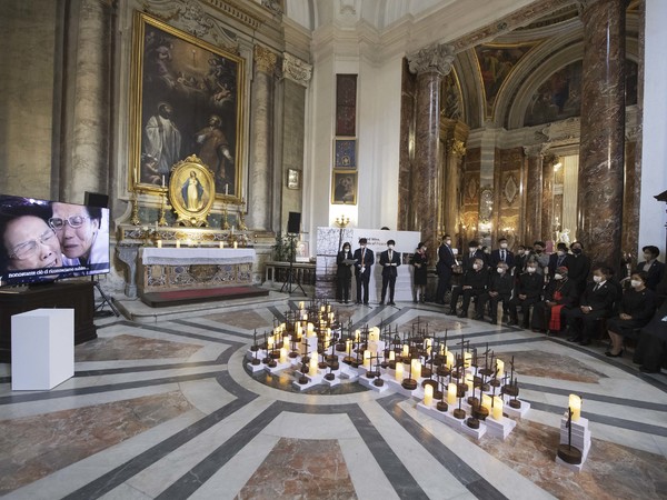 ll Filo Spinato diventa simbolo di Pace, Chiesa di Sant’Ignazio da Loyola, Roma