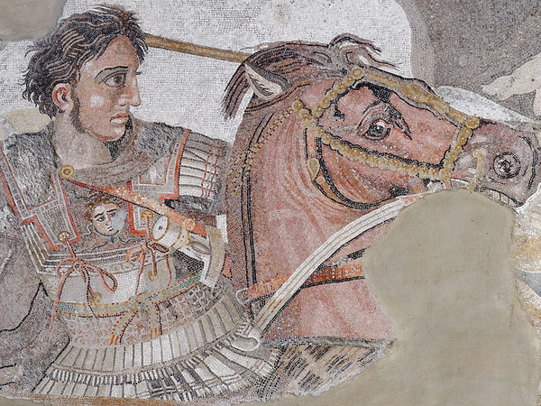 <em>Battaglia di Isso</em>, 100 a.C., mosaico, 582 x 313 cm I Museo Archeologico Nazionale di Napoli I Naples National Archaeological Museum, Public domain, via Wikimedia Commons
