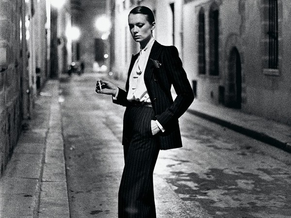 Helmut Newton, Rue Aubriot, French Vogue, from the series White Women, Paris 1975 | © Helmut Newton Estate