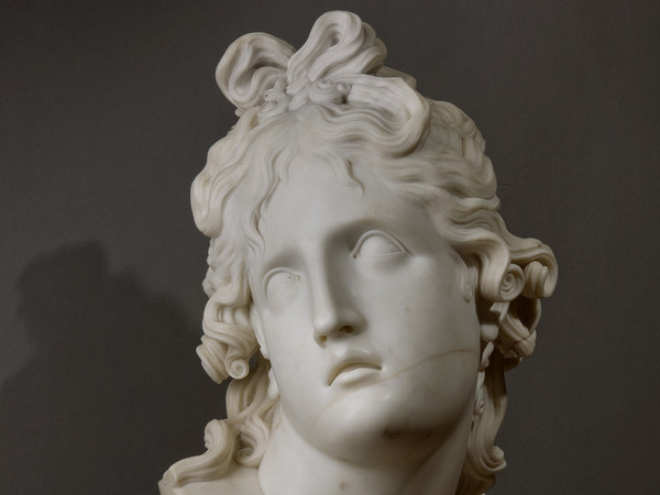 Antonio Canova, Testa del Genio della morte, 1791, Marmo, 36 х 86 x 38 cm | Foto: © Alexander Koksharov, San Pietroburgo, Museo Statale Ermitage, 2019