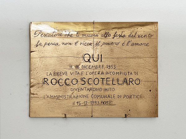 Francesco Arena, Rocco, 2023, bronzo, cm. 30x40x0.5. Courtesy l'artista e Galleria Raffaella Cortese, Milano