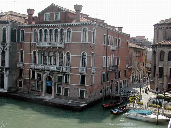 Galleria Totem Il Canale