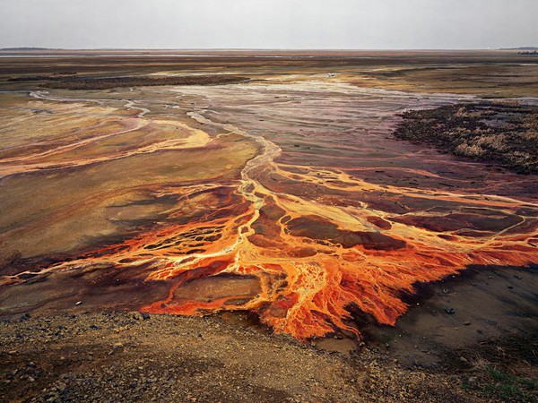 Edward Burtynsky, Residui di nichel n. 30