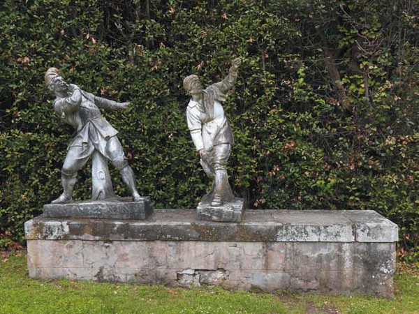 Giovanni Battista Capezzuoli (documentato 1755-1800), Gioco della civetta, 1780, marmo, alt. cm 173. Viale del Prato delle Colonne, Giardino di Boboli, Firenze