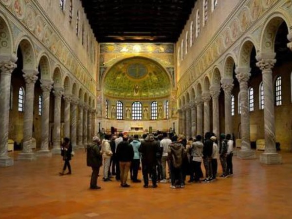 Basilica di Sant'Apollinare in Classe, Ravenna, veduta interno