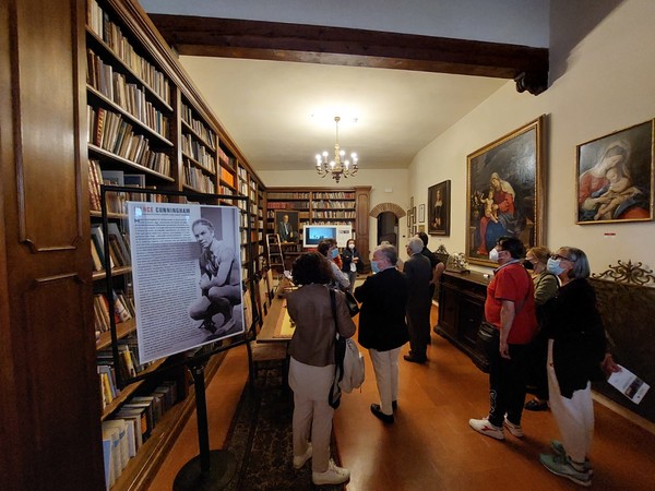 Biblioteca Casa Museo Ivan Bruschi, Fuorimostra Merce Cunningham