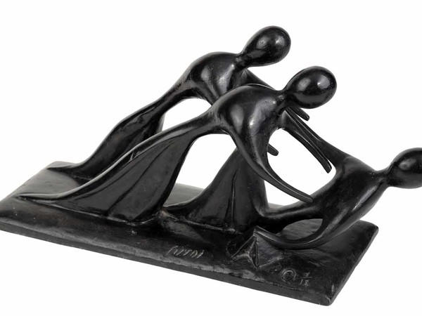 Virgilio Guidi, Incontro, 1982. Bronzo a patina grigia, firmato (Guidi), cm. 33 (h) x 37 x 15 Virgilio Guidi, Incontro, 1982. Bronzo a patina grigia, firmato (Guidi), cm. 33 (h) x 37 x 15