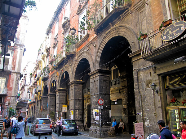 Via dei Tribunali (Decumano Maggiore)