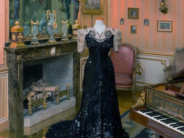 1895-1925. La giornata di una signora. Abiti della collezione Roberto Devalle