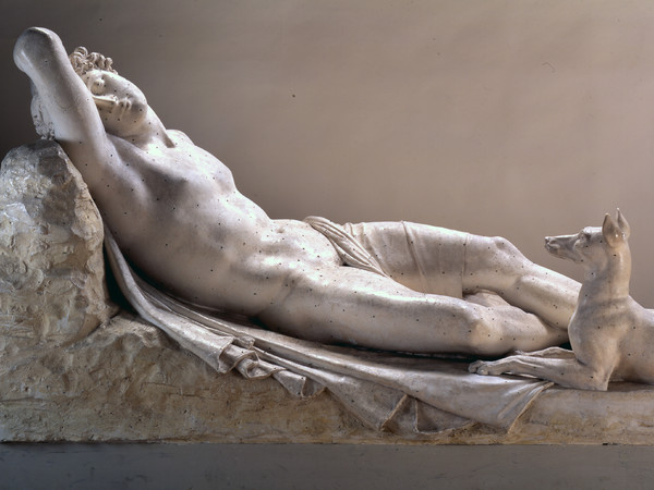 Endimione dormiente, Frammento di un gruppo con Selene ed Endimione, Copia romana da originale greco del II secolo a.C., Marmo, San Pietroburgo, Museo Statale Ermitage