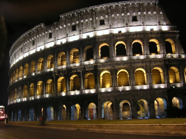 Il Colosseo di sera