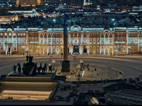 San Pietroburgo, Piazza Ermitage, Still dal film Ermitage. Il Potere dell'Arte | Courtesy Nexo Digital