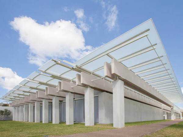 Renzo Piano Pavilion, Kimbell Art Museum, Fort Worth, Texas. Photo by Robert LaPrelle