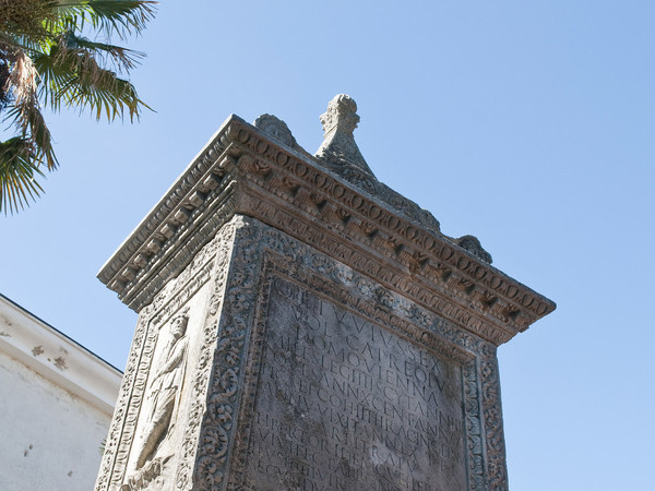 Lapidary Galleries, the memorial to Quintus Etuvius Capreolus