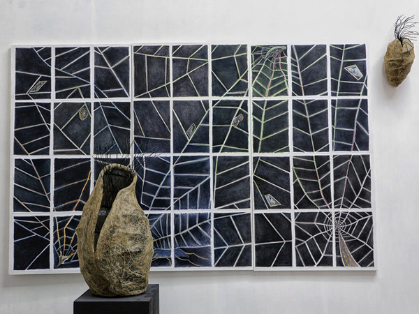 Anna Crescenzi, La Forza della fragilità, legno, carta, stoffa, stoppa e ferro, 230x225x70 cm, 2018