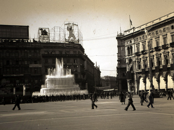 Arnaldo Chierichetti, Le fontane di Piazza Duomo. © Arnaldo Chierichetti