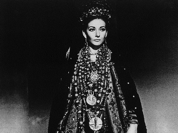 Maria Callas come Medea con il costume di scena disegnato da Piero Tosi per il film di Pasolini, 1968 | Photo by Mario Tursi | Courtesy of Arthemisia Group e Gruppo AGSM