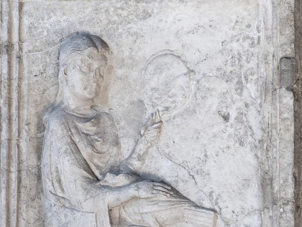 Gallerie Lapidarie, l'ara di Maia Severa, sempre bella