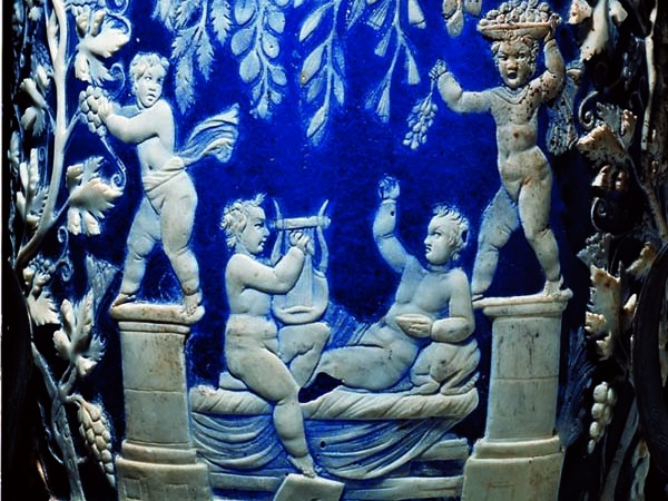 Anforisco detto Vaso Blu: Eroti Vendemmianti, dettaglio. Museo Archeologico Nazionale di Napoli Su concessione del Mibact: Museo Archeologico Nazionale di Napoli