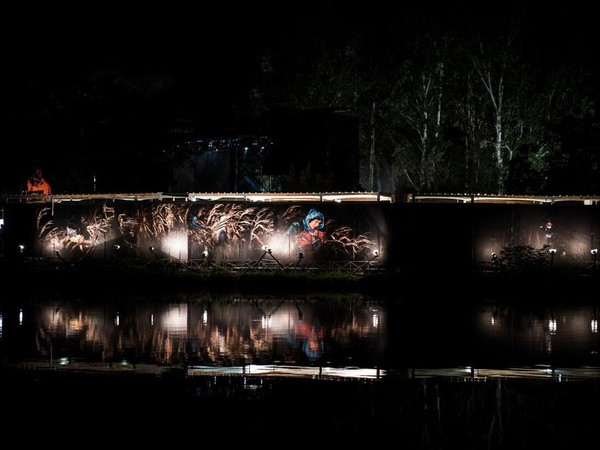 Installazione artistica a cura di Alessio Cupelli per Intersos, Villa Ada Roma Incontra il Mondo