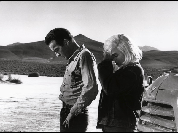  Eve Arnold, Marilyn Monroe and Montgomery Clift during filming of 'The Misfits', Nevada, USA, 1960 