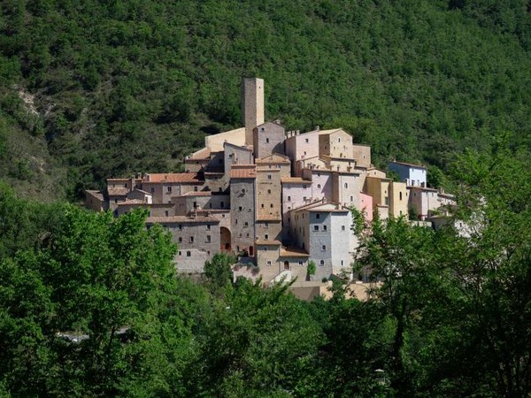 Castello di Postignano, Sellano (PG)