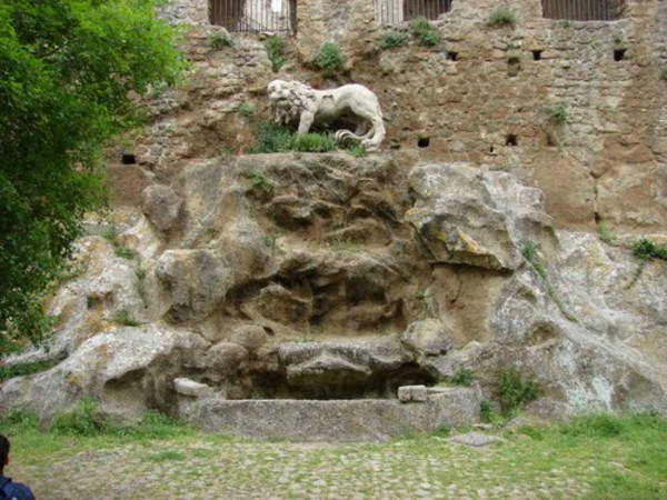 Fontana del Leone