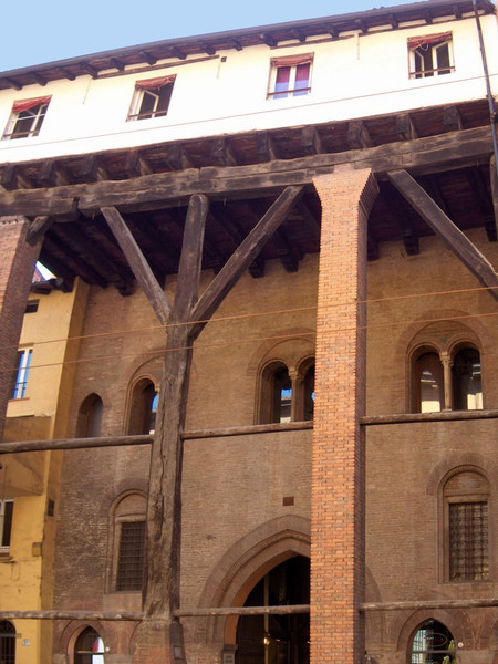 Casa Isolani